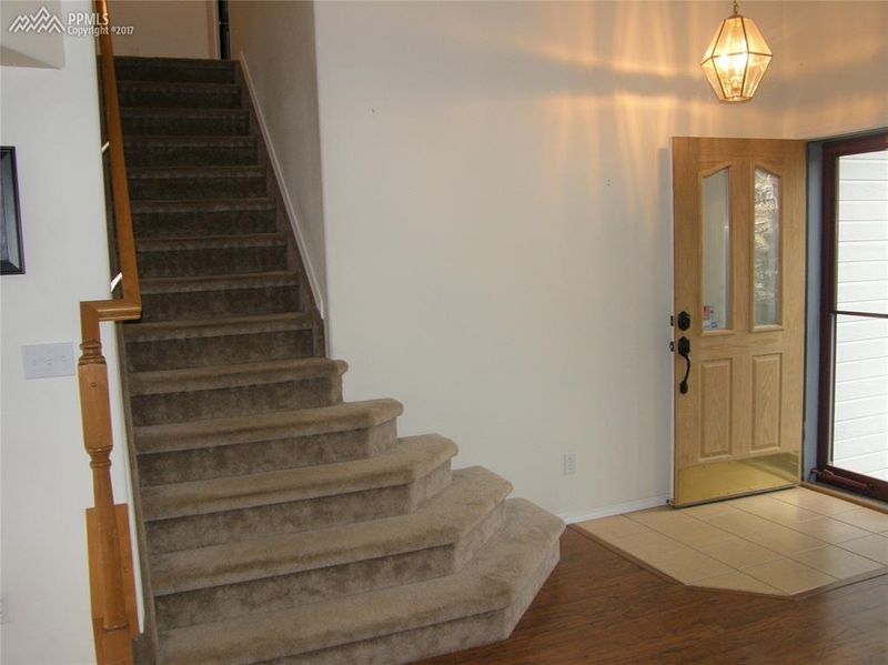 3821 Roan Dr, Colorado Springs, CO 80922