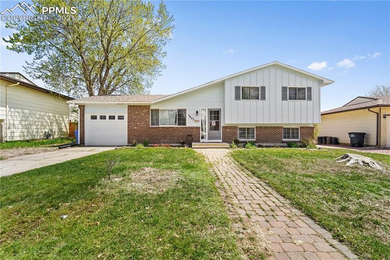 3823 Mesa Grande Dr, Colorado Springs, CO 80918