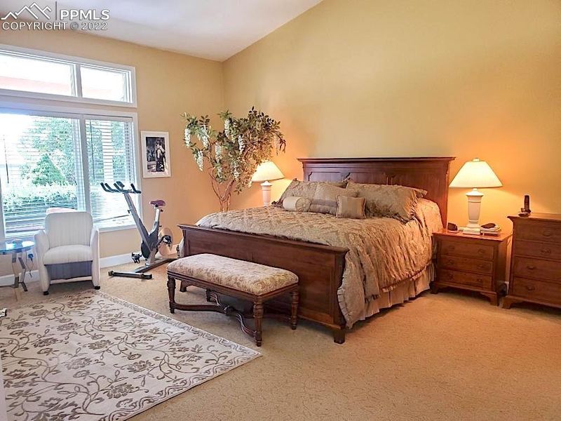 3825 Edgecliff Ct, Colorado Springs, CO 80904