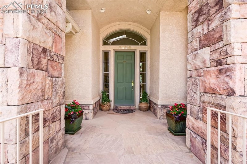 3825 Hill Cir, Colorado Springs, CO 80904