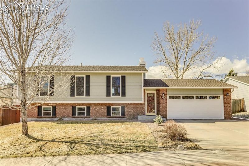 383 Saddlemountain Rd, Colorado Springs, CO 80919