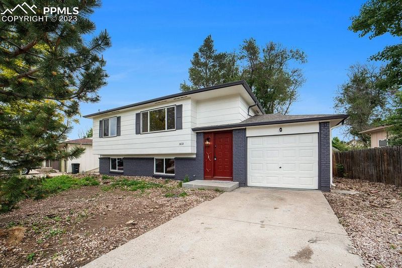 3832 Surrey Ln, Colorado Springs, CO 80918