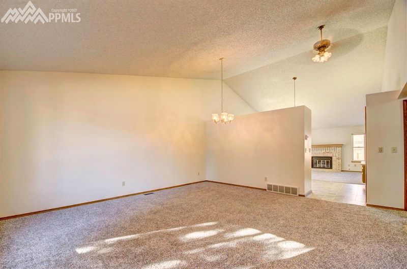 3850 Dewpoint Dr, Colorado Springs, CO 80920