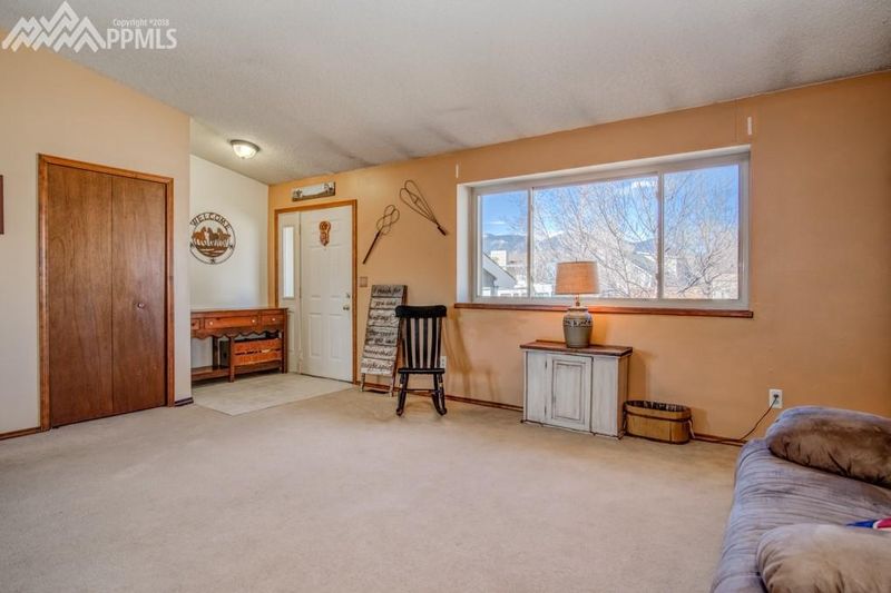 3851 Glenhurst St, Colorado Springs, CO 80906