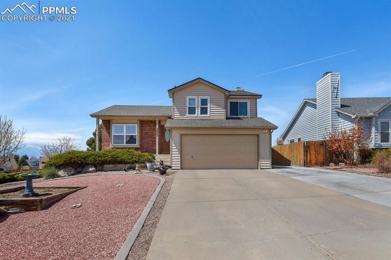3855 Zurich Dr, Colorado Springs, CO 80920