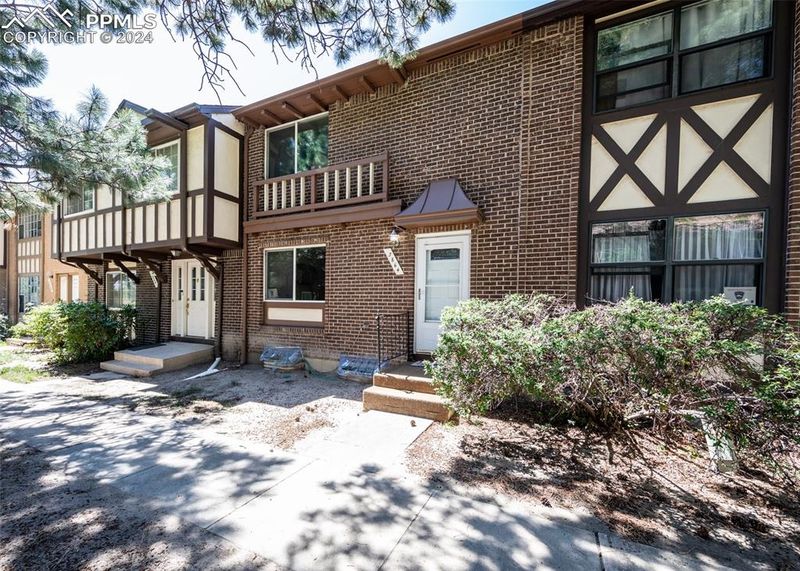 3864 Constitution Ave, Colorado Springs, CO 80909