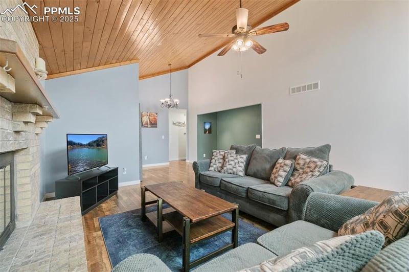 3865 Moose Run Dr, Colorado Springs, CO 80918