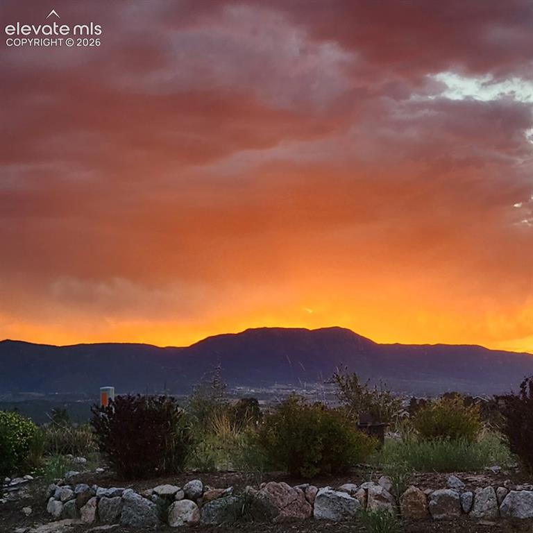 387 Fox Run Cir, Colorado Springs, CO 80921