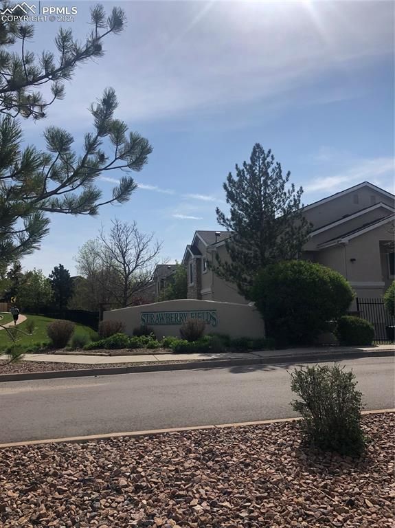 3875 Strawberry Field Grv #B, Colorado Springs, CO 80906