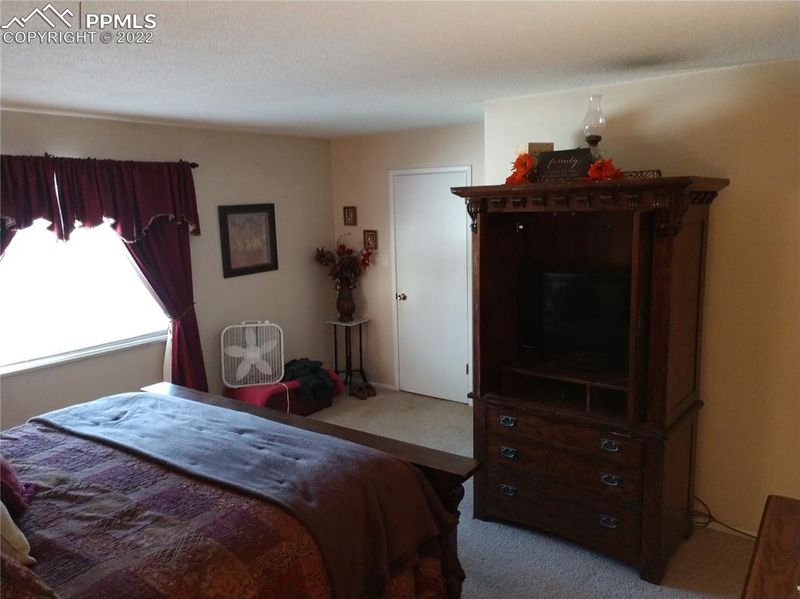 3888 Constitution Ave, Colorado Springs, CO 80909