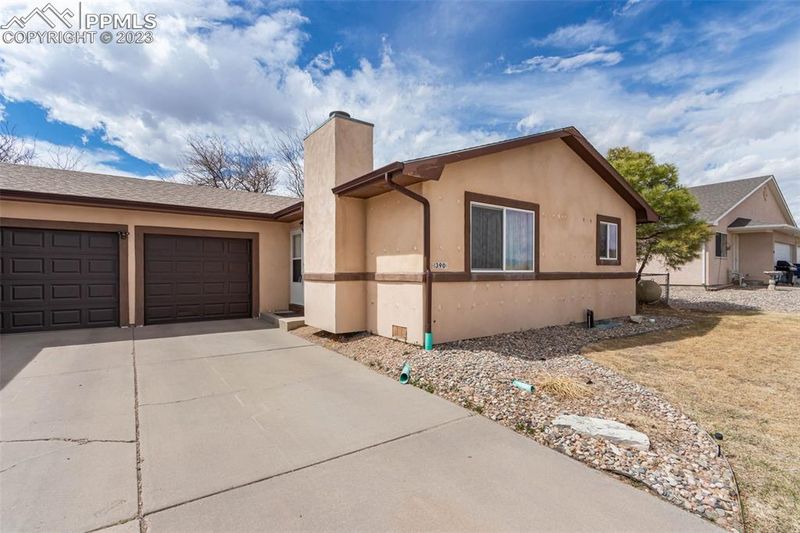 390 E Stardust Dr, Pueblo, CO 81007