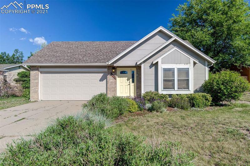 3904 Red Cedar Dr, Colorado Springs, CO 80906