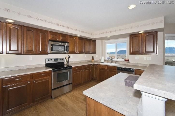 3904 Roan Dr, Colorado Springs, CO 80922