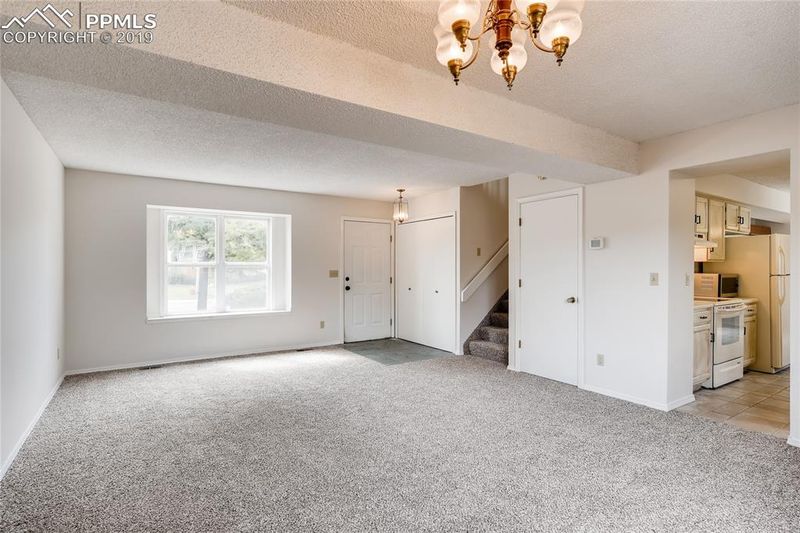 3910 Dewpoint Dr, Colorado Springs, CO 80920