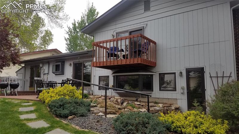 3915 N Midsummer Ln, Colorado Springs, CO 80917