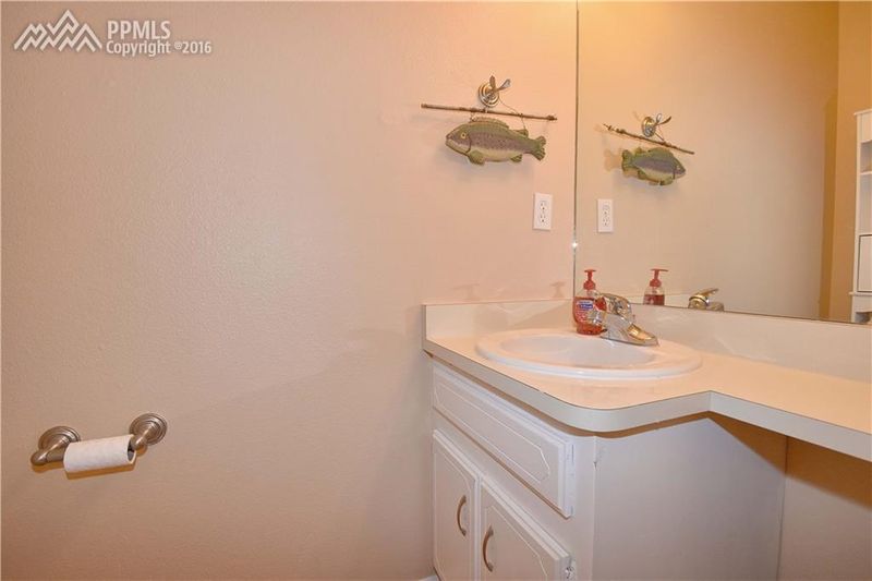 3920 Berkley Dr, Colorado Springs, CO 80906