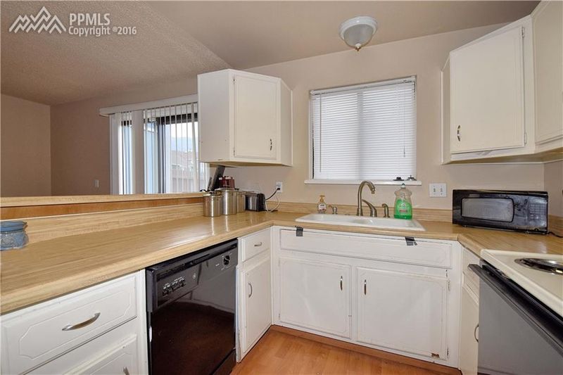 3920 Berkley Dr, Colorado Springs, CO 80906