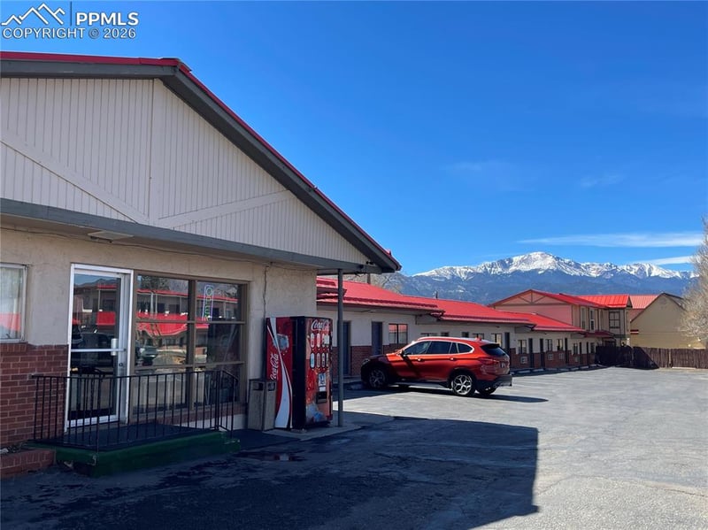 3920 Nevada Ave, Colorado Springs, CO 80907