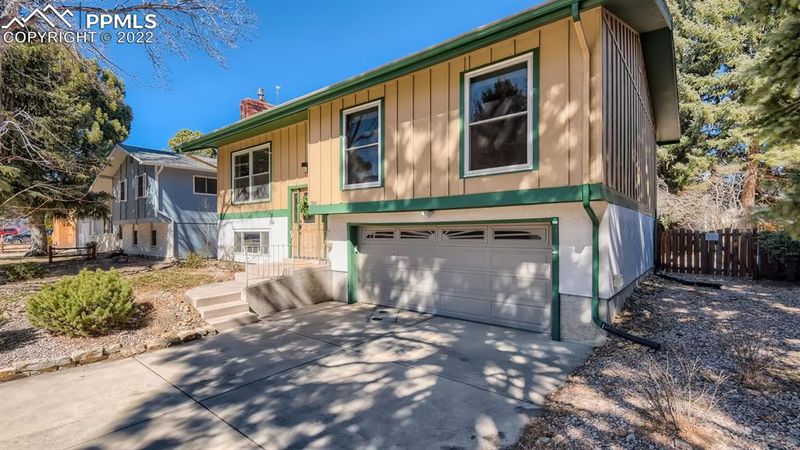 3924 N Midsummer Ln, Colorado Springs, CO 80917