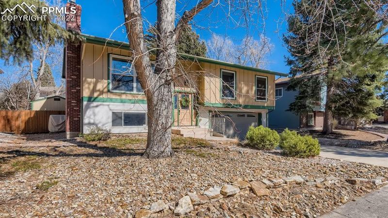 3924 N Midsummer Ln, Colorado Springs, CO 80917