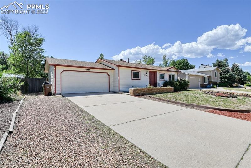 3925 Dewpoint Dr, Colorado Springs, CO 80920