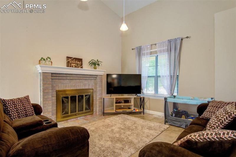 3925 Rosemere St, Colorado Springs, CO 80906