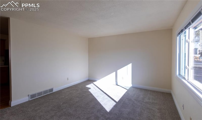 3932 Pearl Dr, Colorado Springs, CO 80918