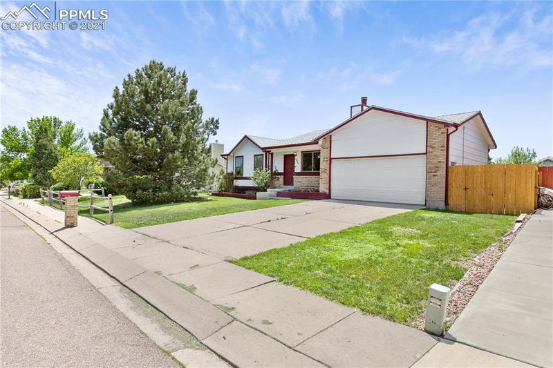 3940 Red Cedar Dr, Colorado Springs, CO 80906