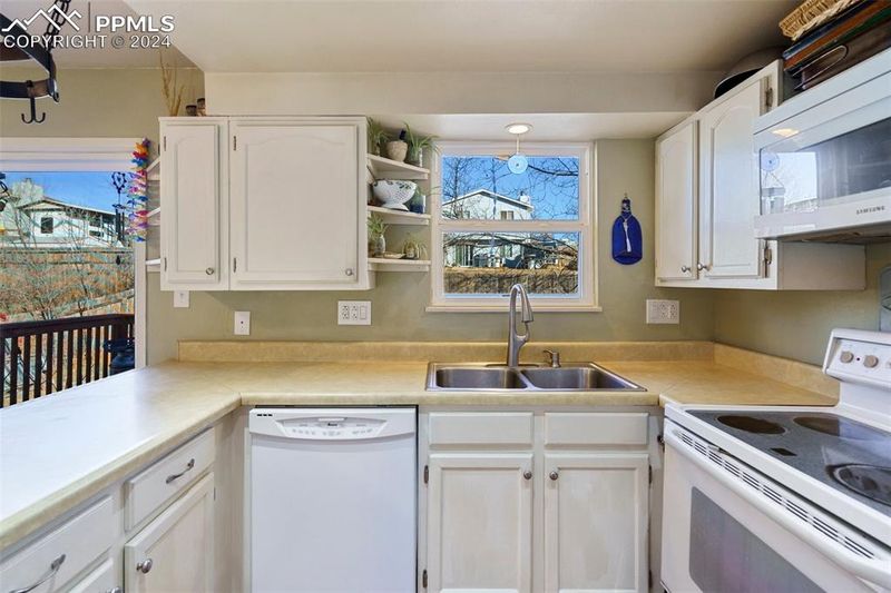 3945 Allgood Dr, Colorado Springs, CO 80911