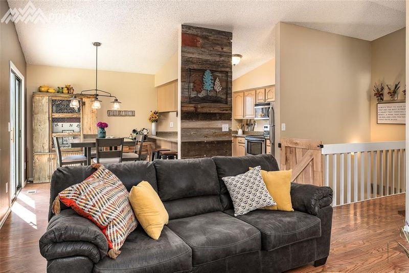 3945 Glenhurst St, Colorado Springs, CO 80906