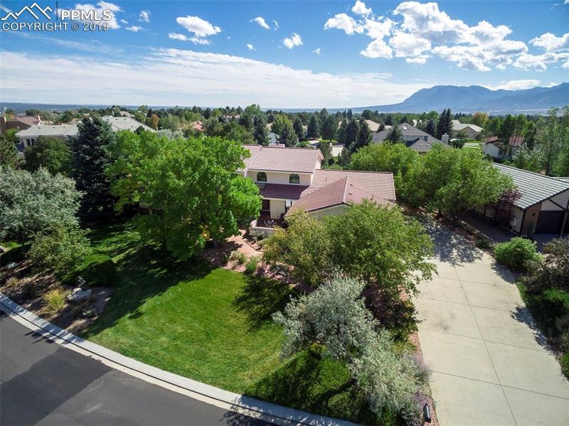 3945 Hill Cir, Colorado Springs, CO 80904