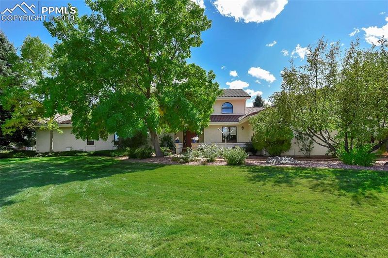 3945 Hill Cir, Colorado Springs, CO 80904