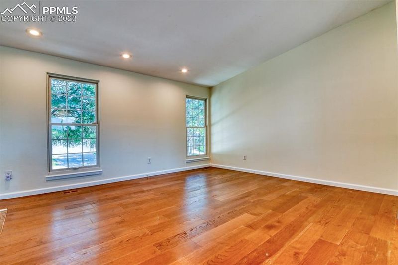 395 Winter Park Ln, Colorado Springs, CO 80919