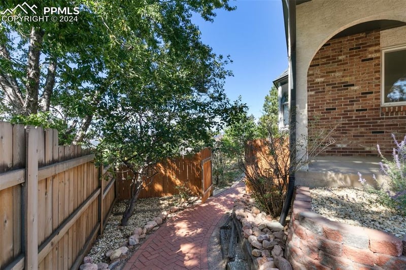 3953 Iron Horse Trl, Colorado Springs, CO 80917