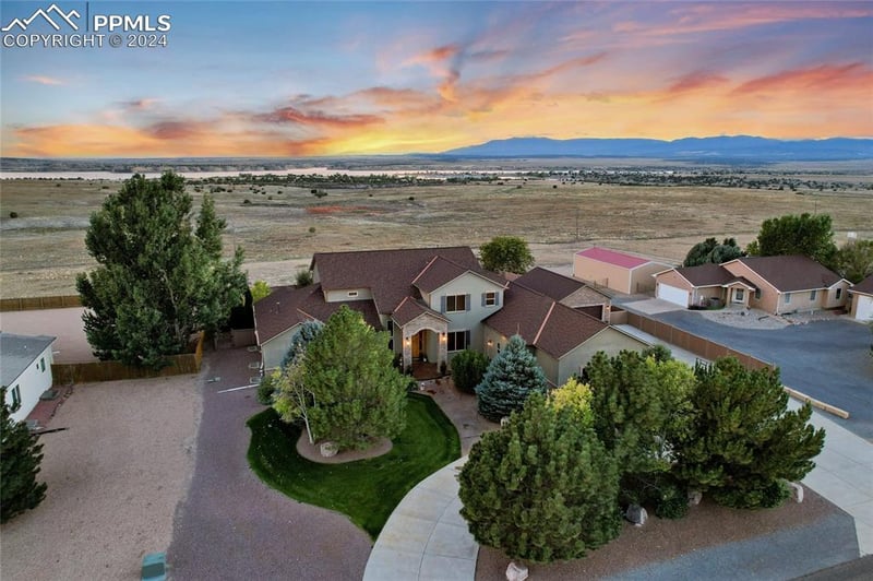 396 W Winterhaven Dr, Pueblo, CO 81007