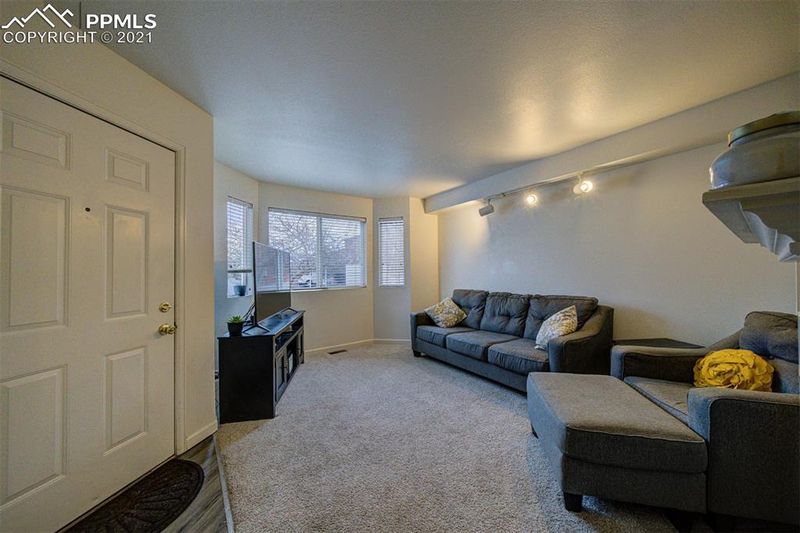 3975 Aspen Leaf Point, Colorado Springs, CO 80917