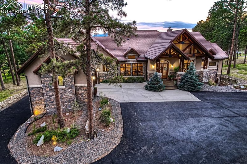 3980 Foxchase Way, Colorado Springs, CO 80908
