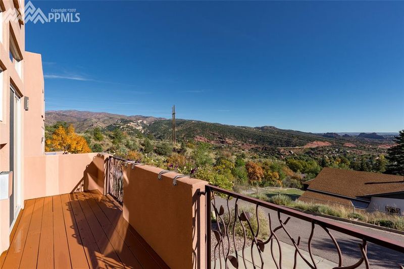 4 Amethyst Ave, Manitou Springs, CO 80829
