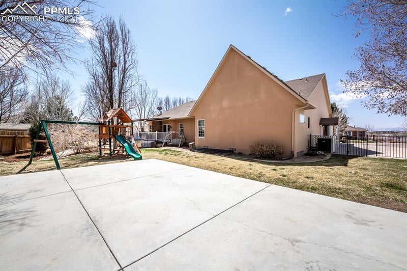 4 Kalanchoe Ct, Pueblo, CO 81008