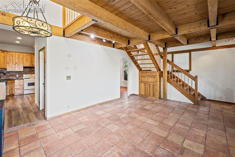4 Mica Ave, Manitou Springs, CO 80829