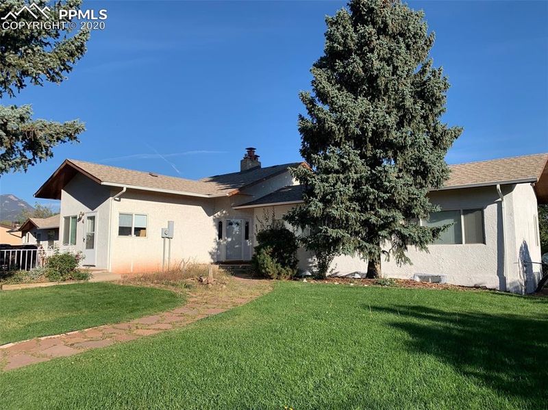 4 Sommerlyn Rd, Colorado Springs, CO 80906