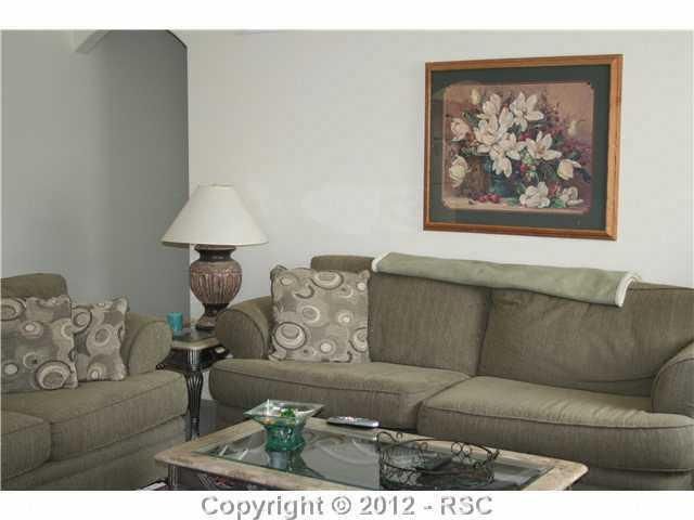 4 Stoneacre Ct, Pueblo, CO 81005