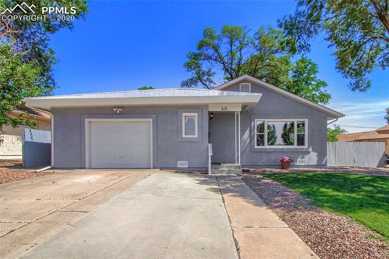 40 Macnaughton Rd, Pueblo, CO 81001