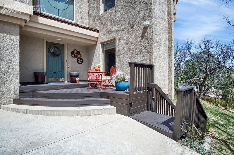 40 Stanwell St, Colorado Springs, CO 80906