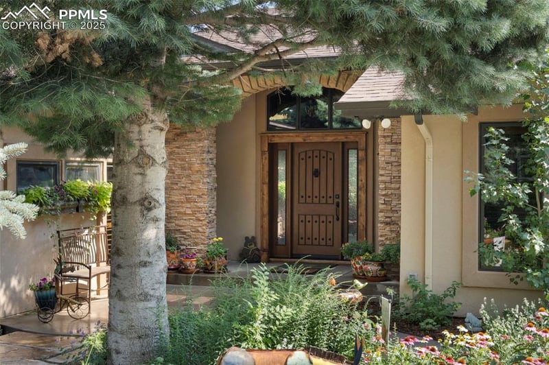 40 Upland Rd, Colorado Springs, CO 80906