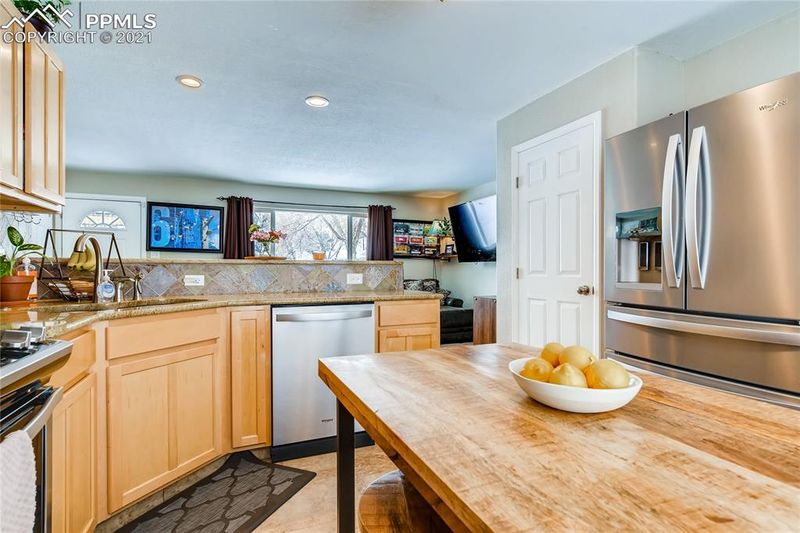 4004 Maxwell Rd, Colorado Springs, CO 80909