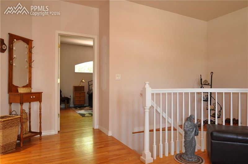 4005 Saddle Rock Rd, Colorado Springs, CO 80918