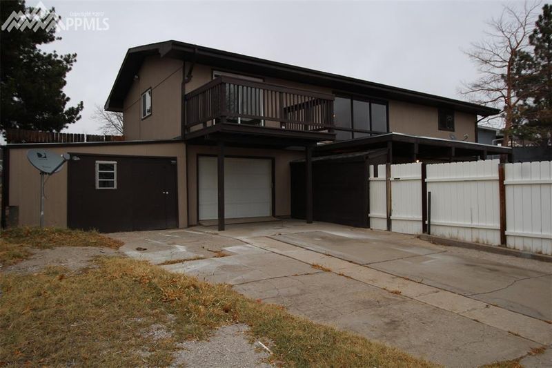 4005 Valley Dr, Pueblo, CO 81008