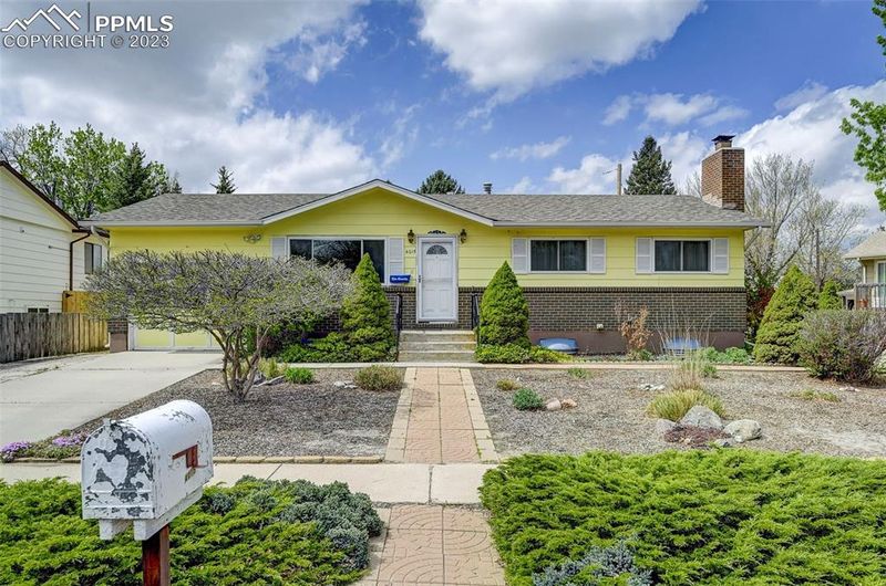 4015 Maxwell Rd, Colorado Springs, CO 80909