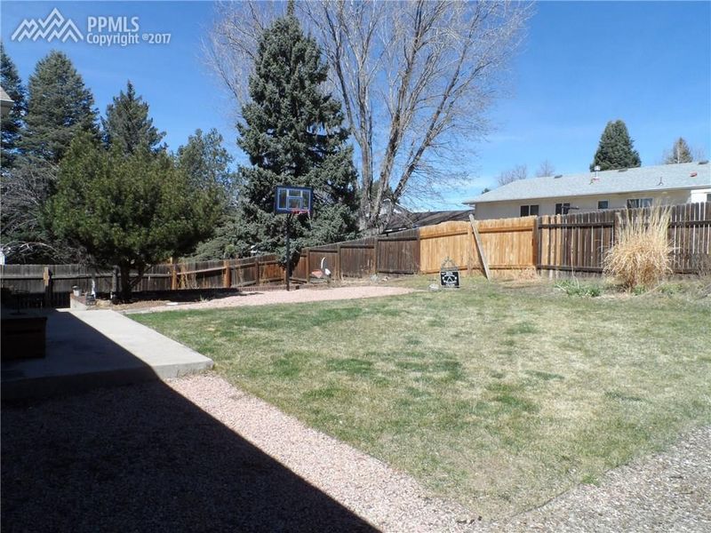 4016 S Loring Cir, Colorado Springs, CO 80909